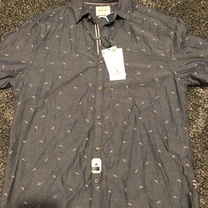 Men’s shirt new with tags